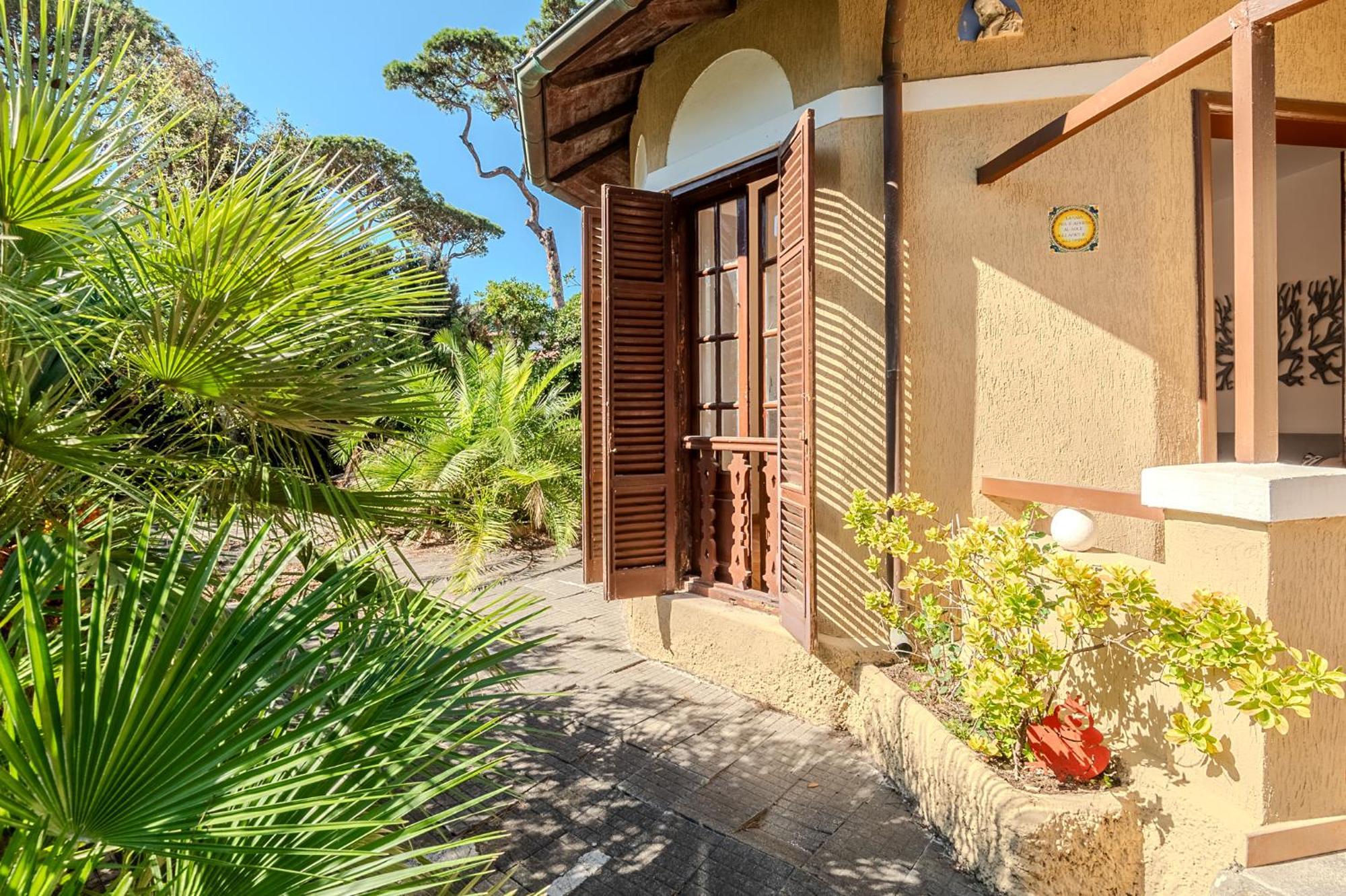 Exclusive Charming Villa - Free Parking 400 Mq Garden - Rome Airport - Roseto Villa Dream フレジェネ エクステリア 写真